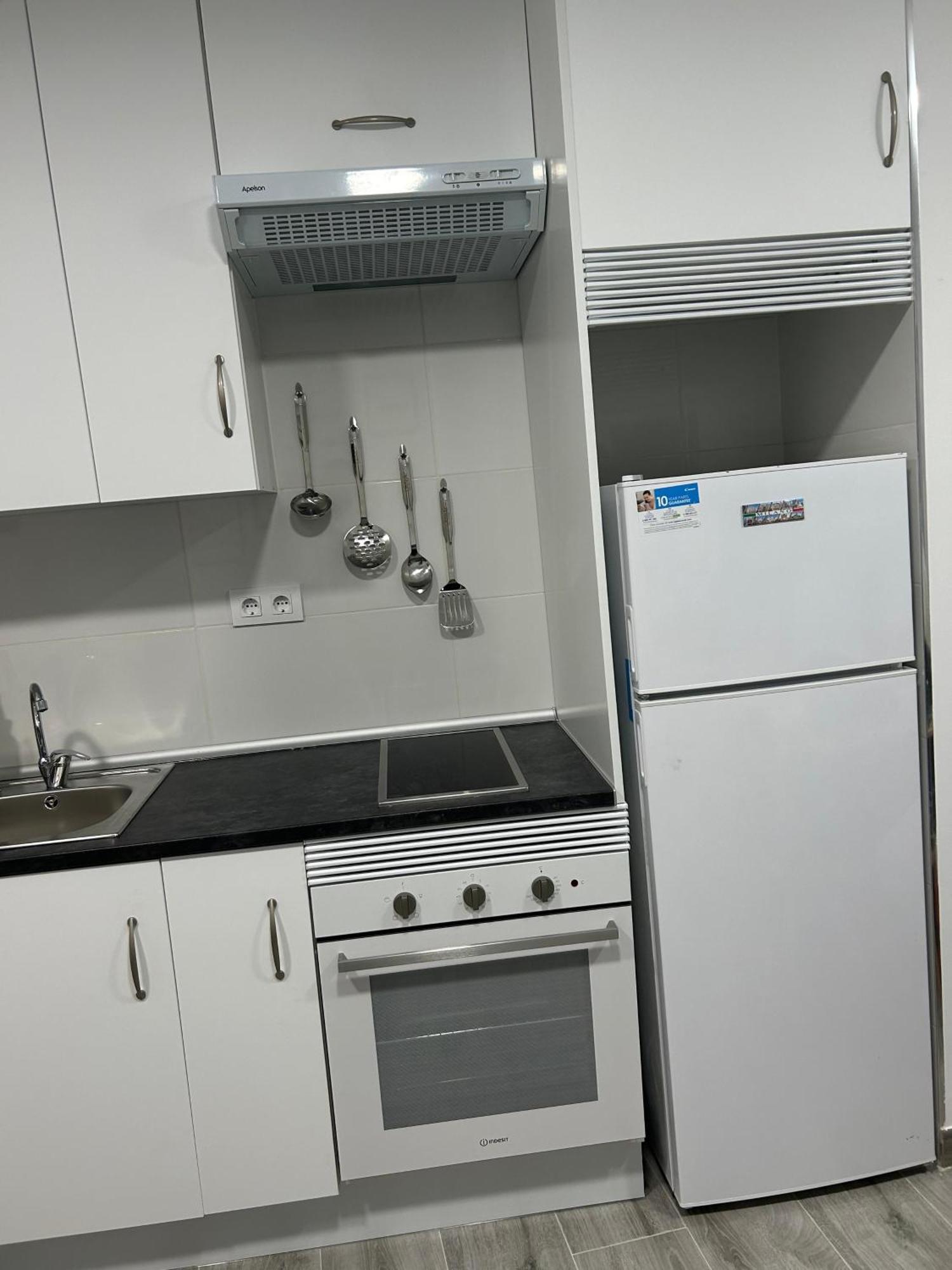A Unos Pasos A Paseo Del Prado Apartamento Madri Exterior foto