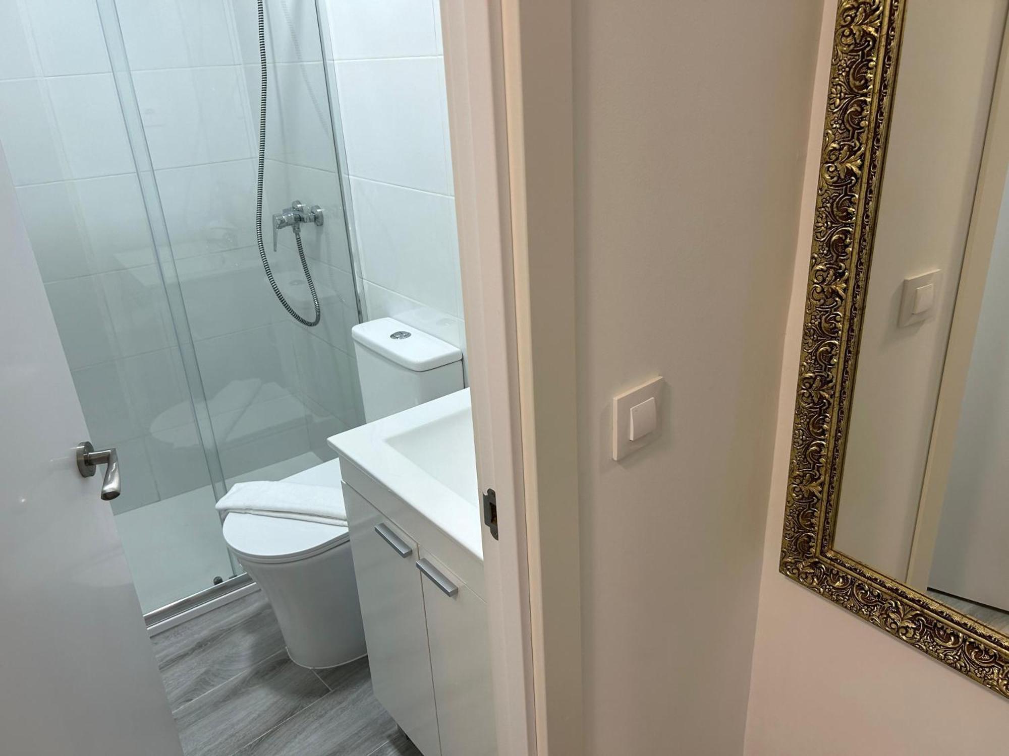 A Unos Pasos A Paseo Del Prado Apartamento Madri Exterior foto